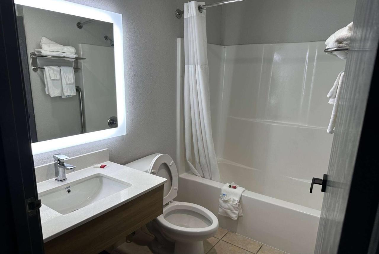 Microtel Inn & Suites By Wyndham Manchester - Newly Renovated Dış mekan fotoğraf